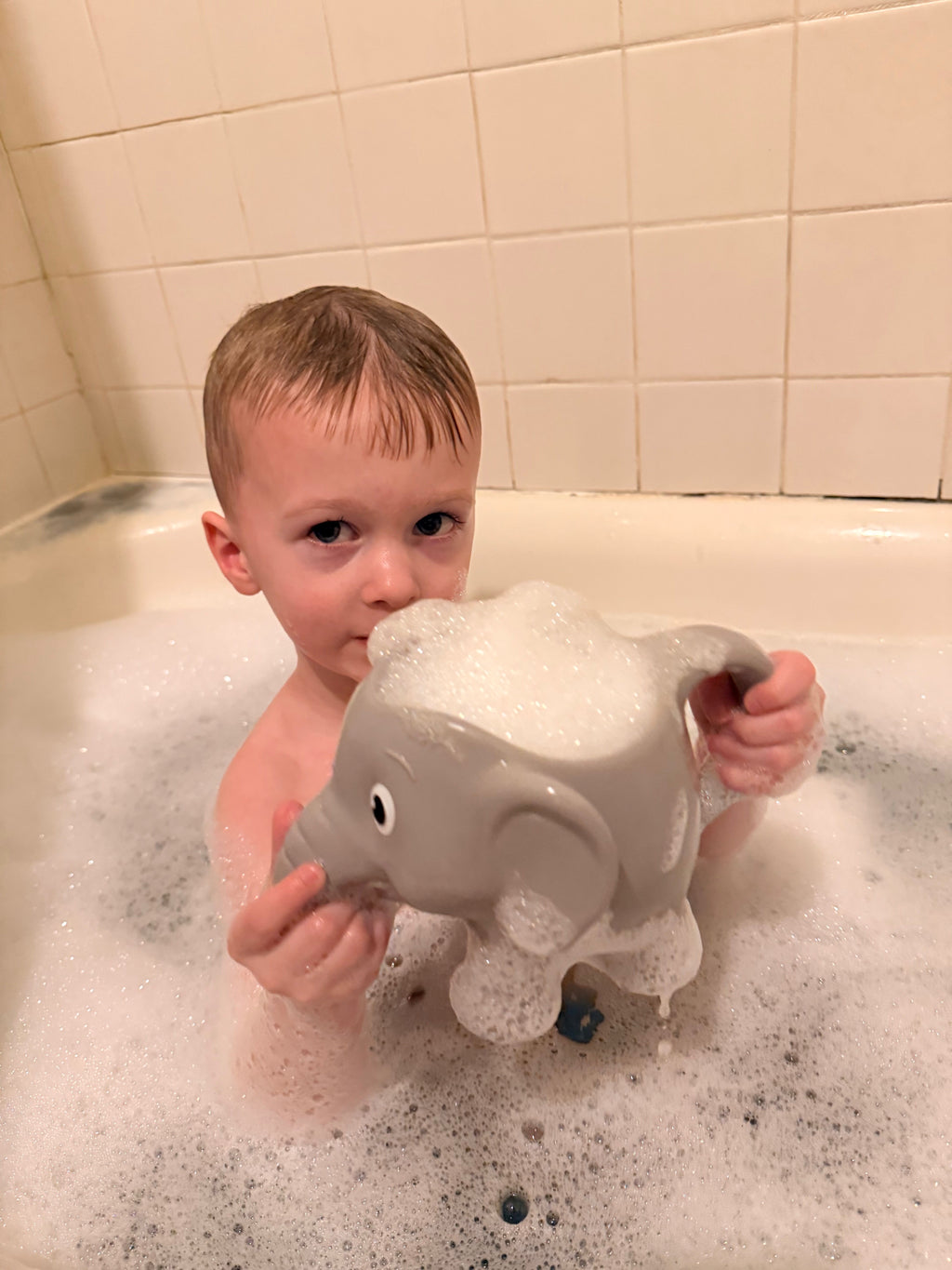 Wa-Zoo Elephant Bucket in real bath-time use